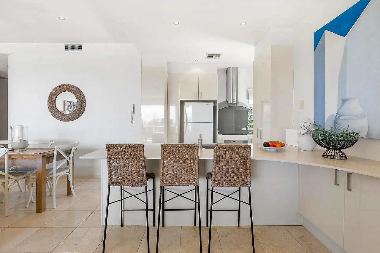 Relax In Stylish Comfort, Sunshine Beach