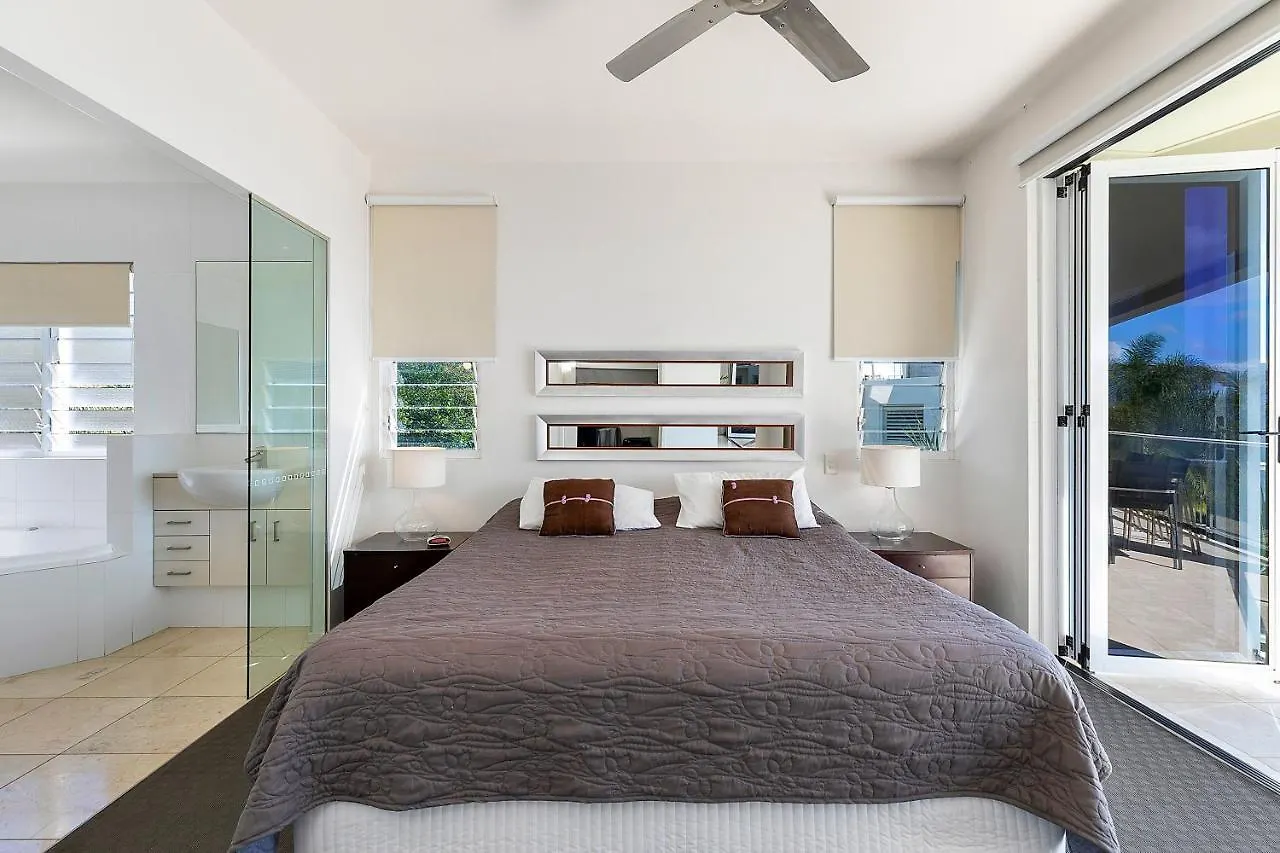 Relax In Stylish Comfort, Sunshine Beach Austrália